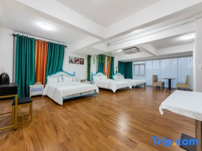 Deluxe Suite