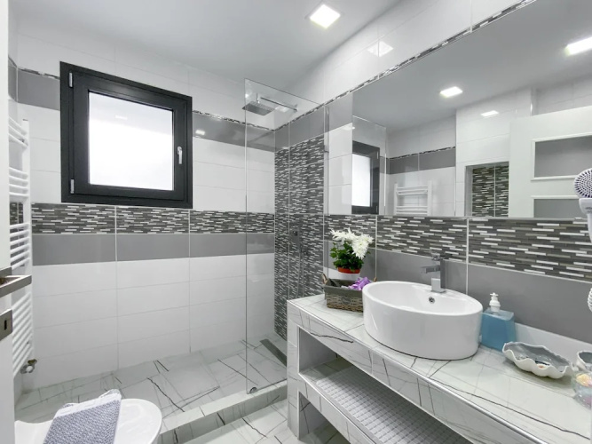 6 Bed Villa - Sleeps 15 - Pets - Pool - Jacuzzi