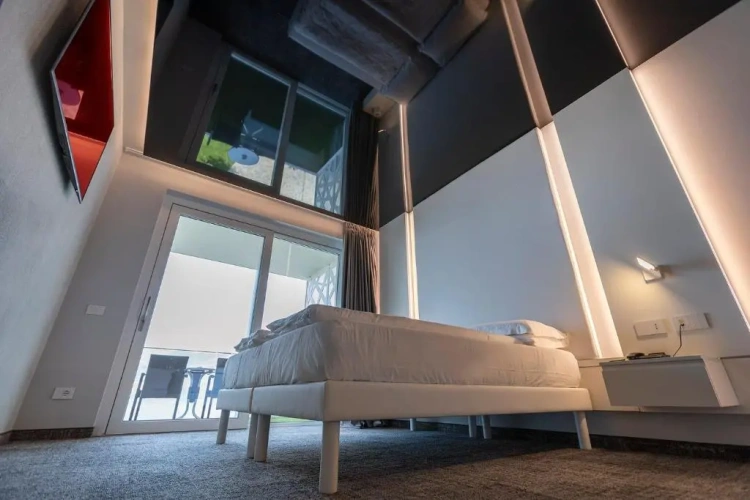 Junior Suite with balcony and with lake view