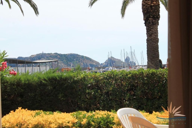 2 Bedrooms Apartment with garden view