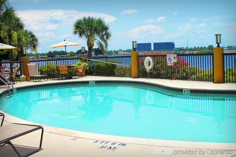 Holiday Inn Express & Suites Tampa Airport photo 17