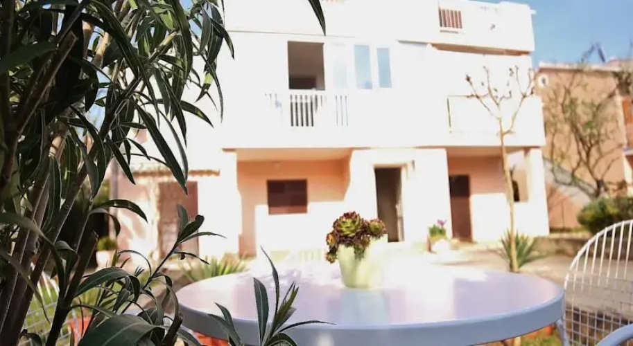 Apartment Lutrovic 202