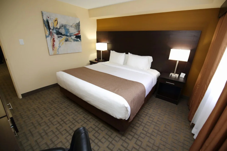 Lakeview Inns & Suites