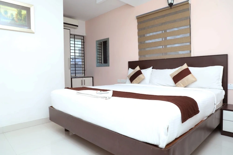 Standard Triple room