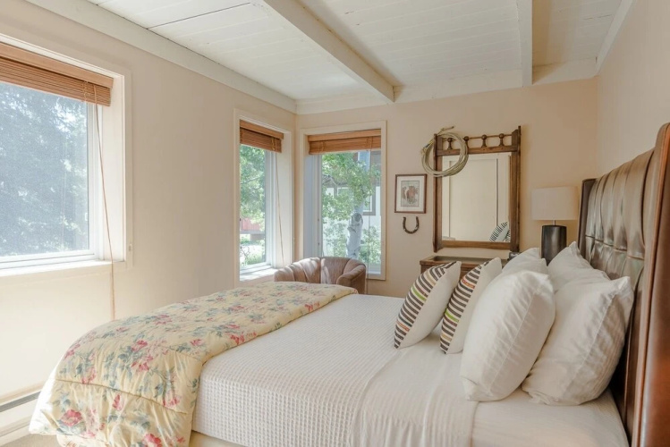 Atelier 1045 - 2 Br Condo