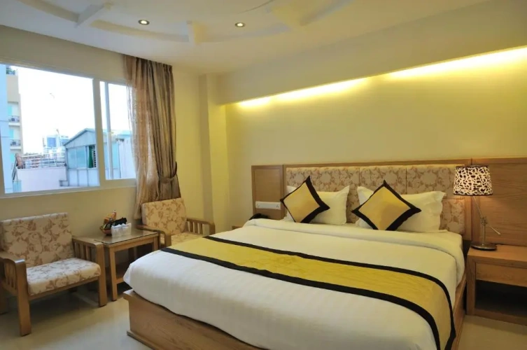 Deluxe Double room with city view