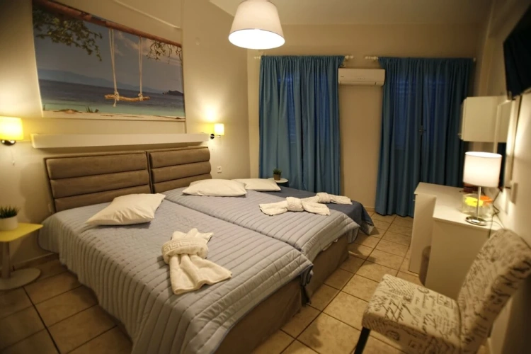 Standard Triple room with balcony