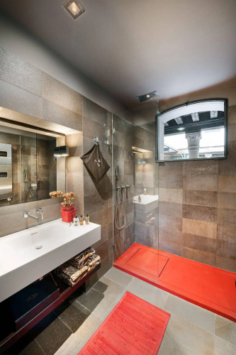 Charming House iQs