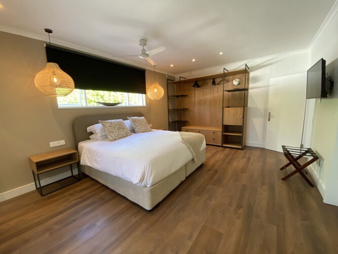 Dongola HouseOver view