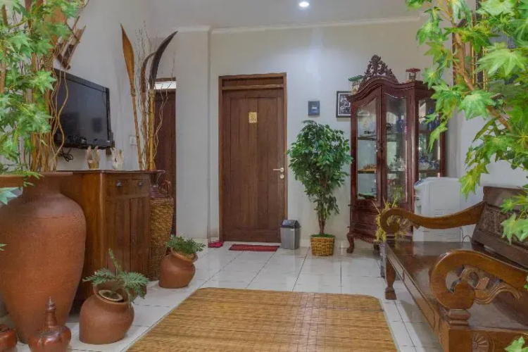 Reddoorz Dago Asri 3