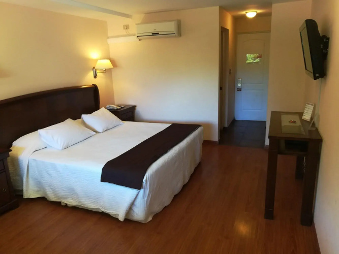 Howard Johnson by Wyndham Rinconada de Los Andes