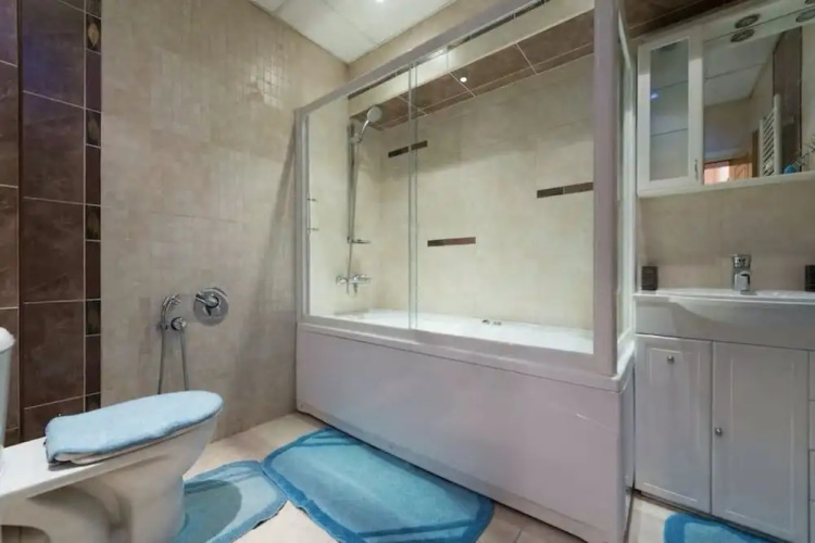 FM Deluxe 1-BDR Apartment with Balcony - Awesome Tub
