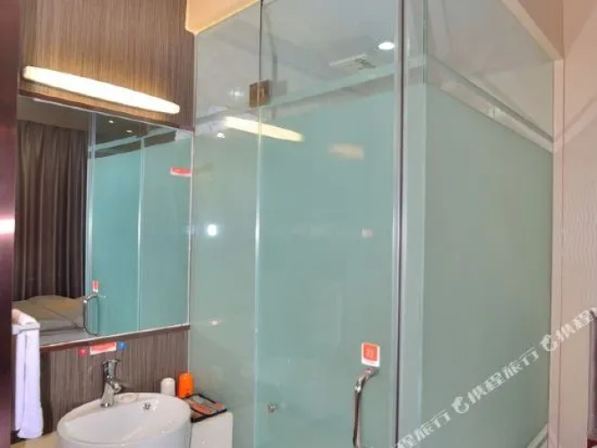 5 Young Day Hotel