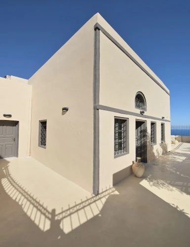 2 Bedrooms Villa