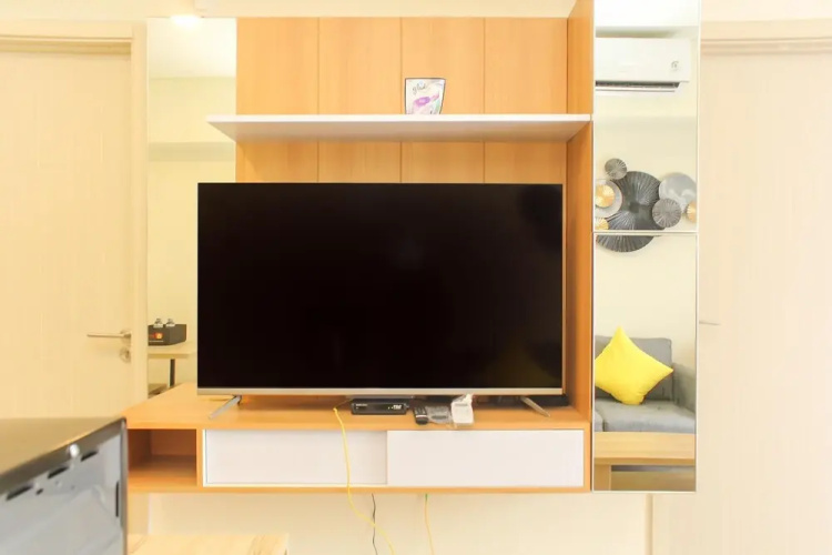 Comfortable 2Br With Study Room At Meikarta Apartment