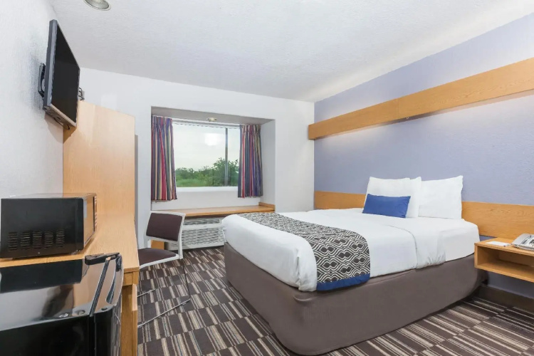 Microtel Inn & Suites By Wyndham Ardmore - Ardmore, OK