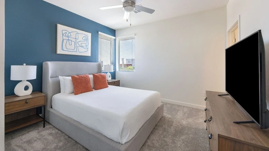 2 Bedrooms Apartment