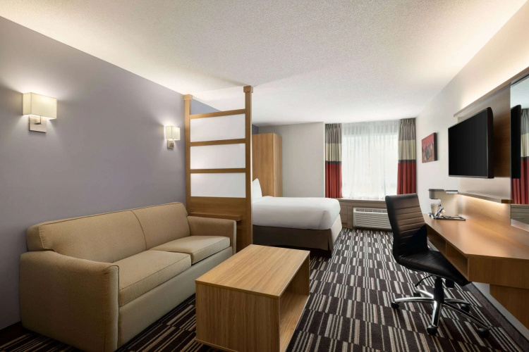 Microtel Inn & Suites By Wyndham Val-D'or photo 6