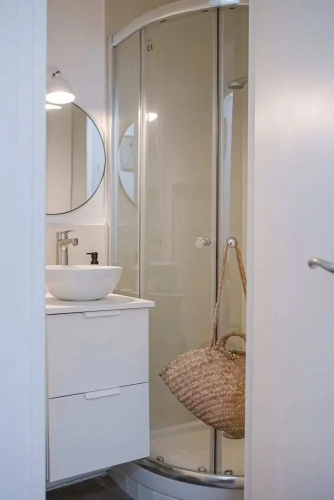 Cozy, Well-equipped Studio in Montmartre for 2!