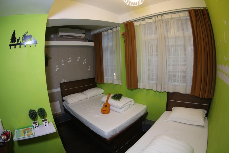 Standard Triple room