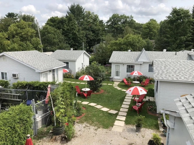 Standard Quadruple room with garden view