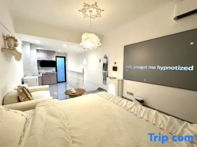 Standard Double room with street view