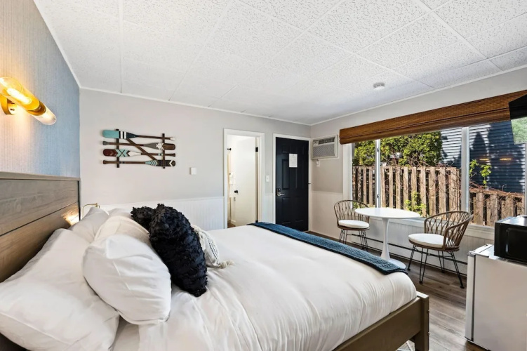 Fresh Coast Motel