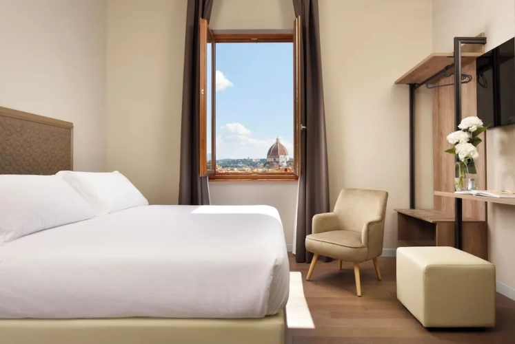 Deluxe Double room with city view