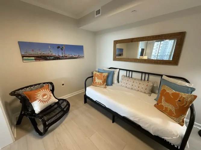 504 Brighton 2 Bedroom Condo