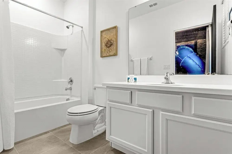 Upstay - Guest Home w Cinema Theme Rooms