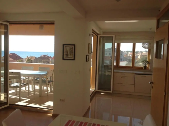 3 Bedrooms Apartment