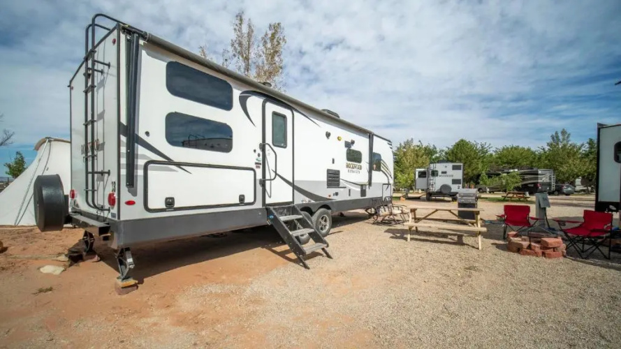 Outdoor Experience II Glamping Setup OK33