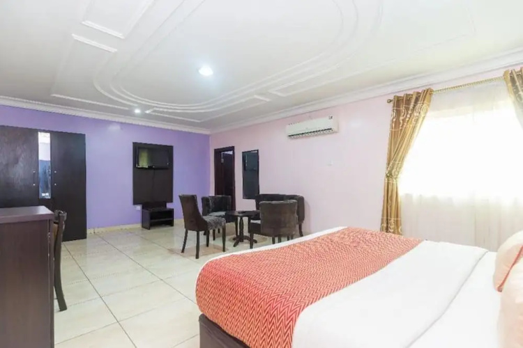 Royal Terrace Hotel & Towers