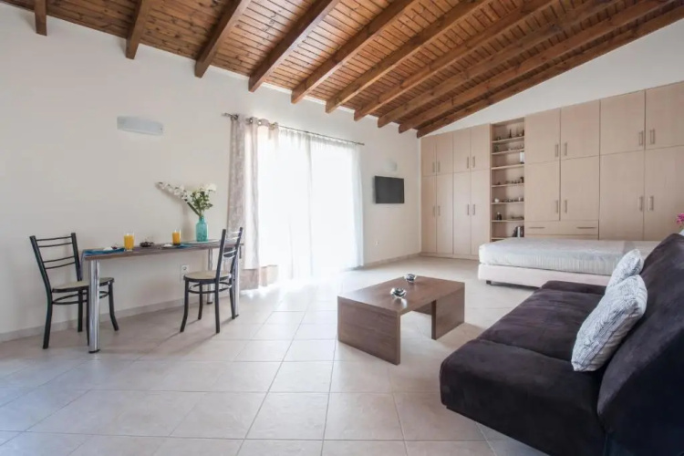 Top floor modern studio in central Koropi
