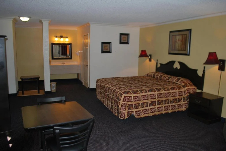 Travel Plaza Inn