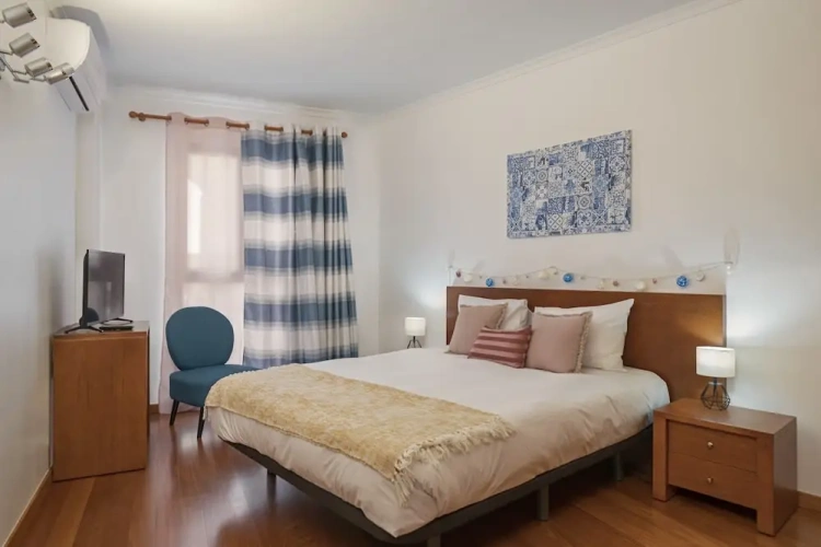 1 Bedroom Apartment with sea view