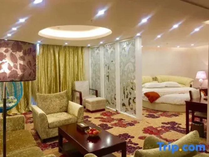 Deluxe Suite