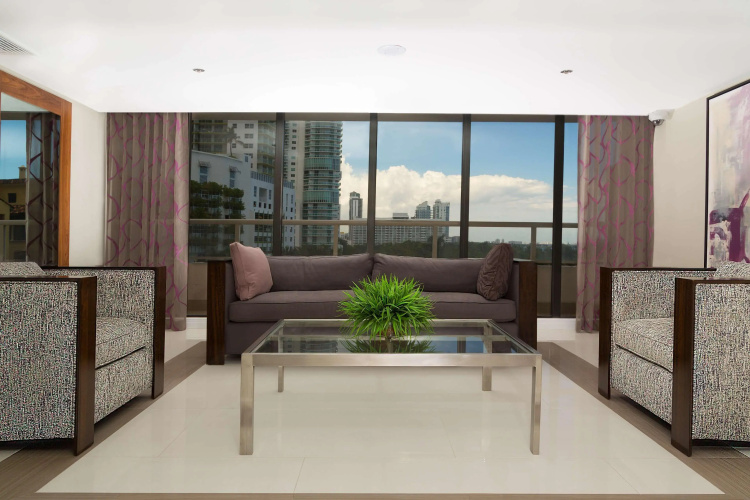 DoubleTree by Hilton Grand Hotel Biscayne Bay