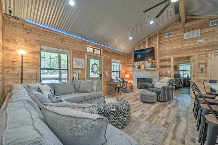'Lakewood Secret' Cabin ~ 4 Mi To The Lake! - Canyon Lake, TX