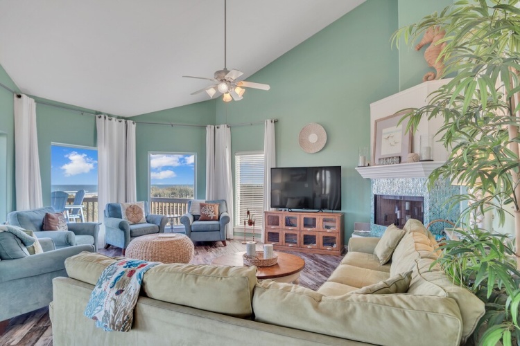Crandall's Cottage by Silver Sands Vacation Rentals