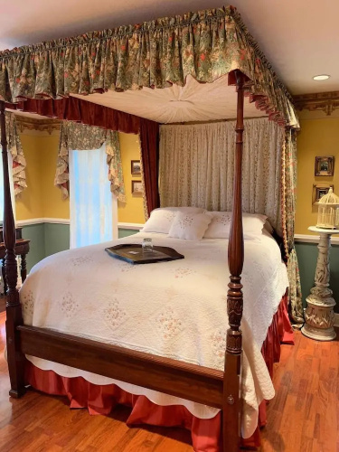 The Lake Manor