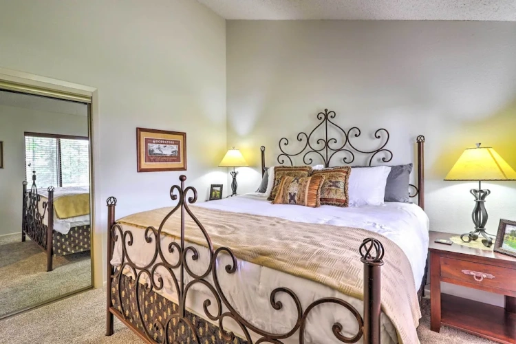2 Bedrooms Apartment