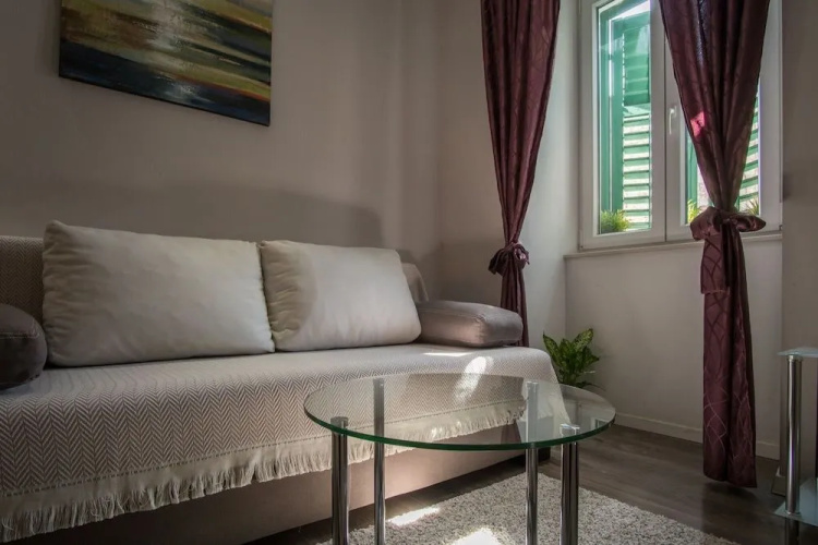 JR Luxury Guesthouse