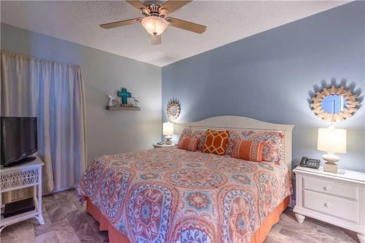 Phoenix X 1202 - 1 Br condo by RedAwning