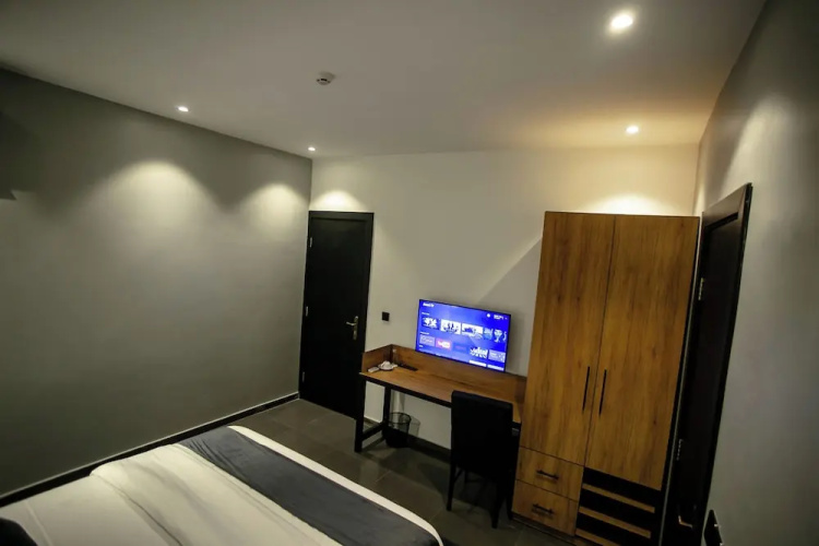 The Grid Residence