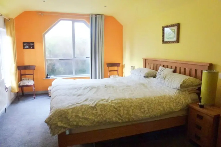 Charming 2-bed 2-bath Cottage in Rostrevor