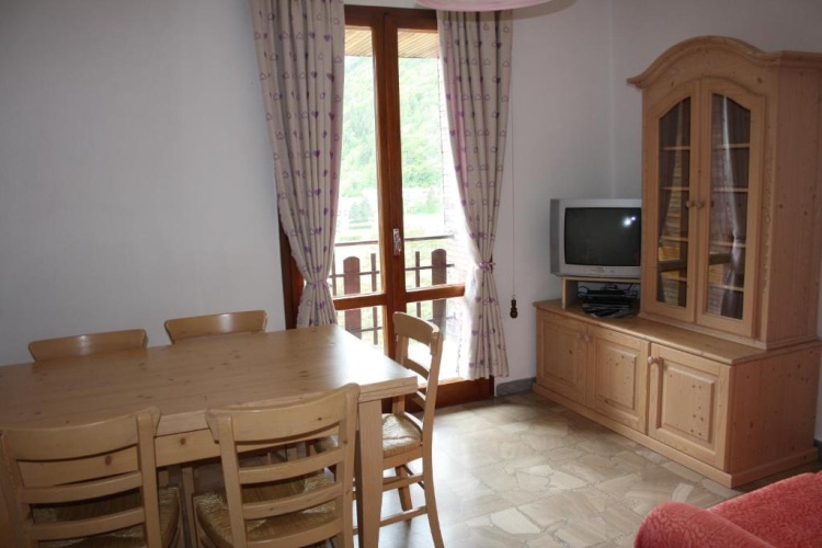 3 Bedrooms Apartment