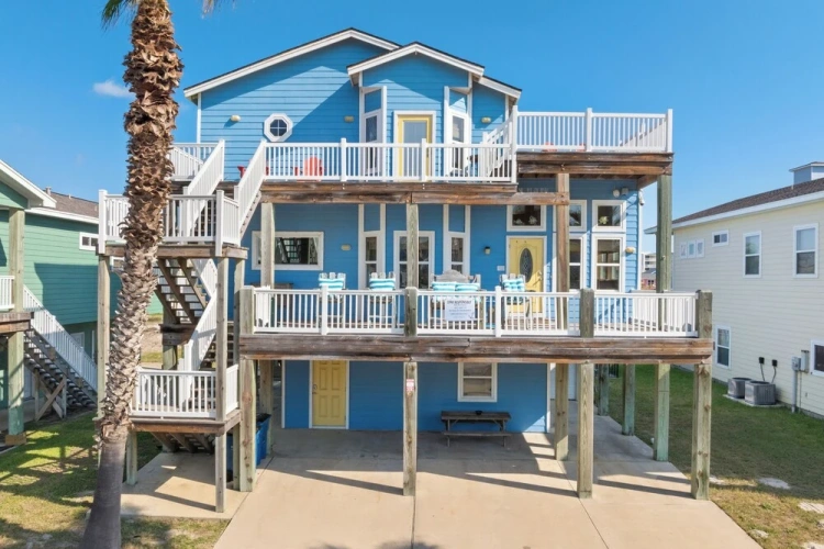 5 Bedrooms Cottage