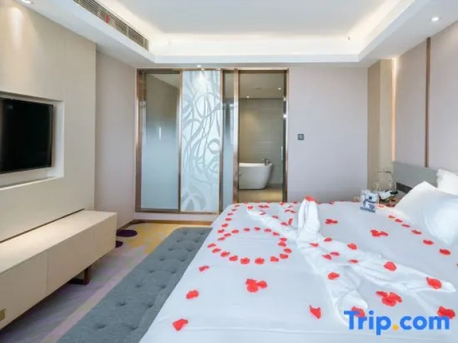 1 Bedroom Deluxe Suite