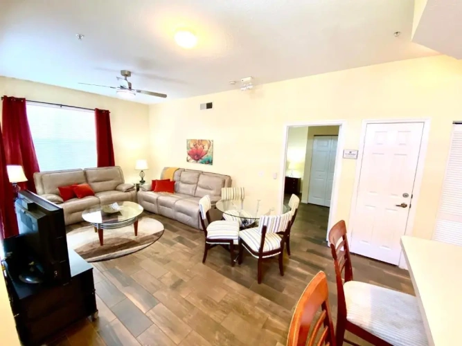 4 Bedrooms Cottage